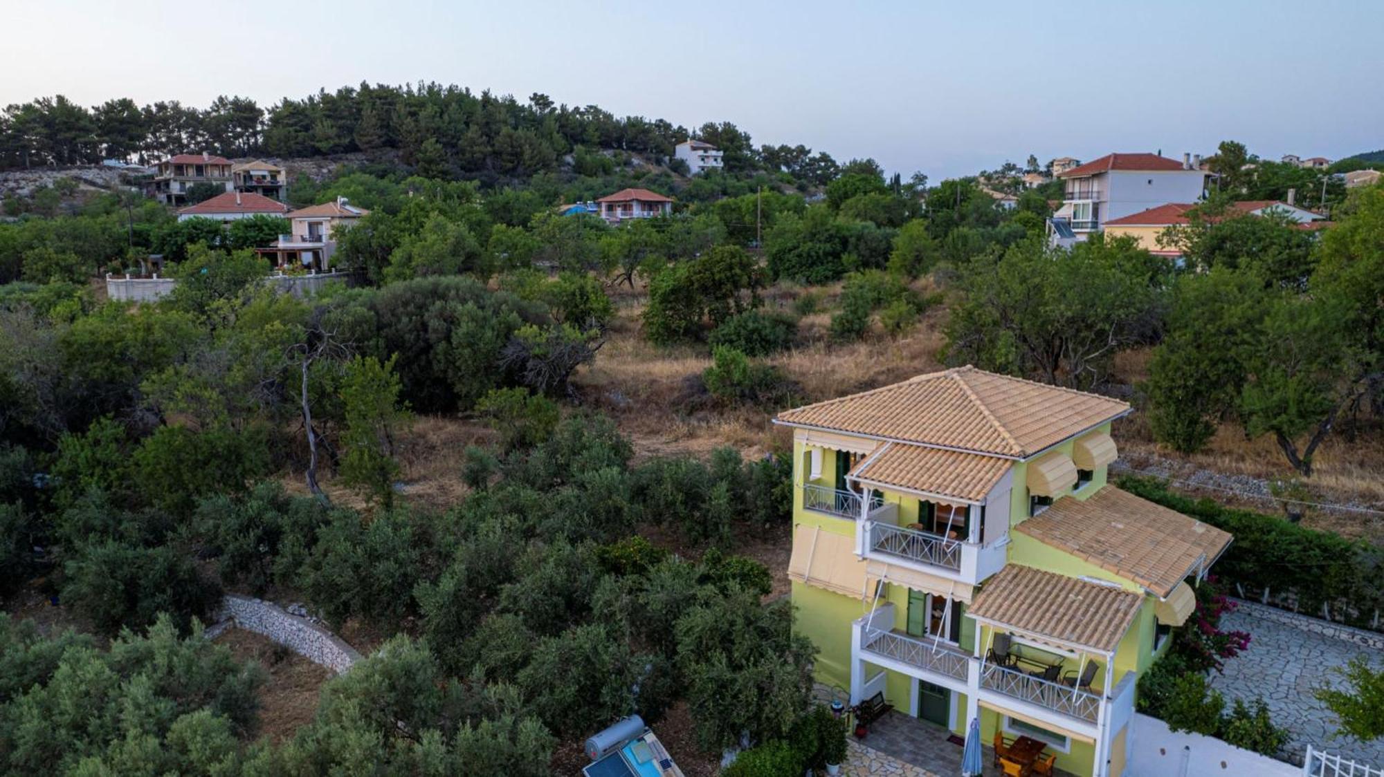 Caza Levantiera Kalamitsi  Bagian luar foto