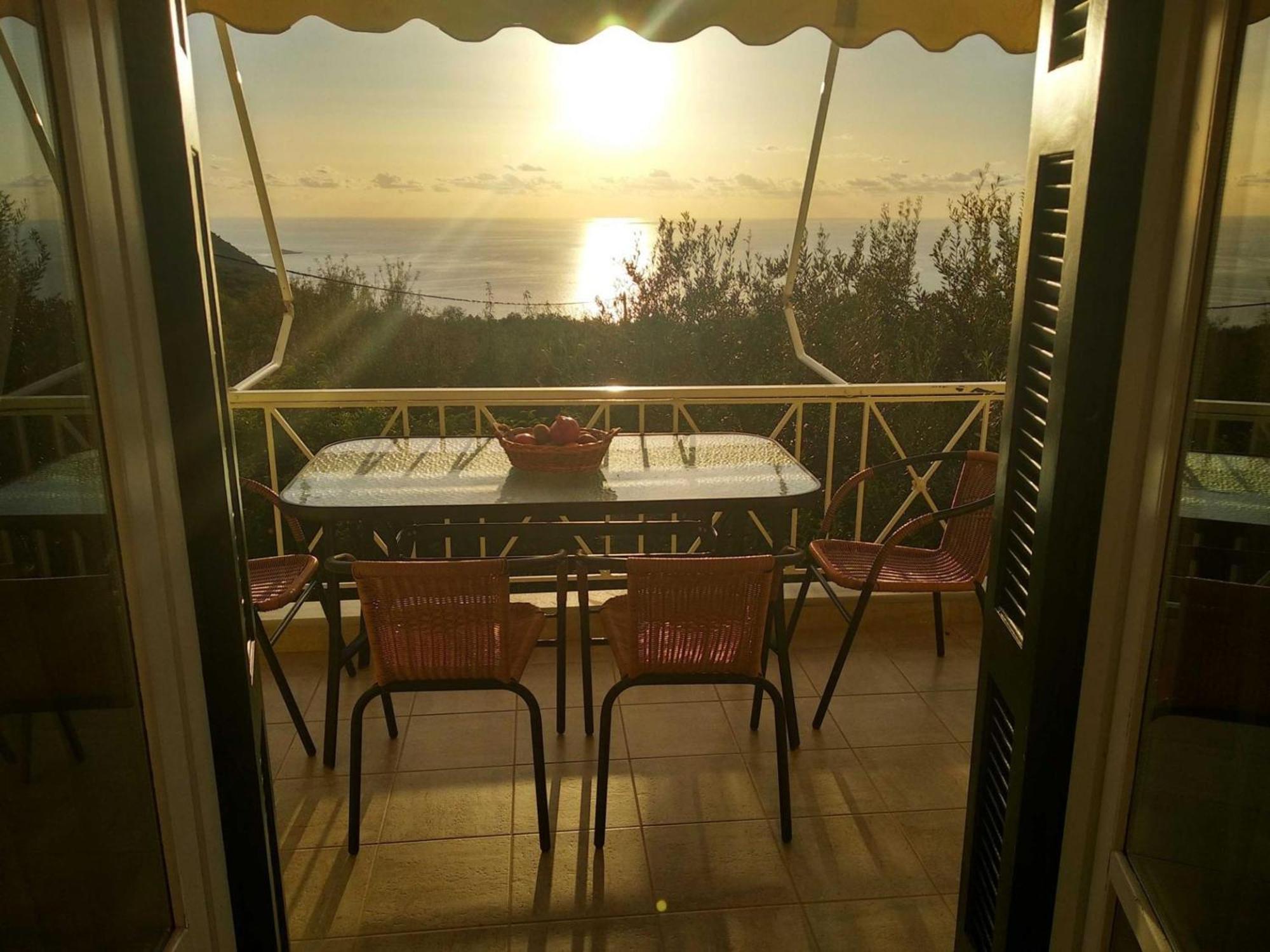 Caza Levantiera Kalamitsi  Bagian luar foto